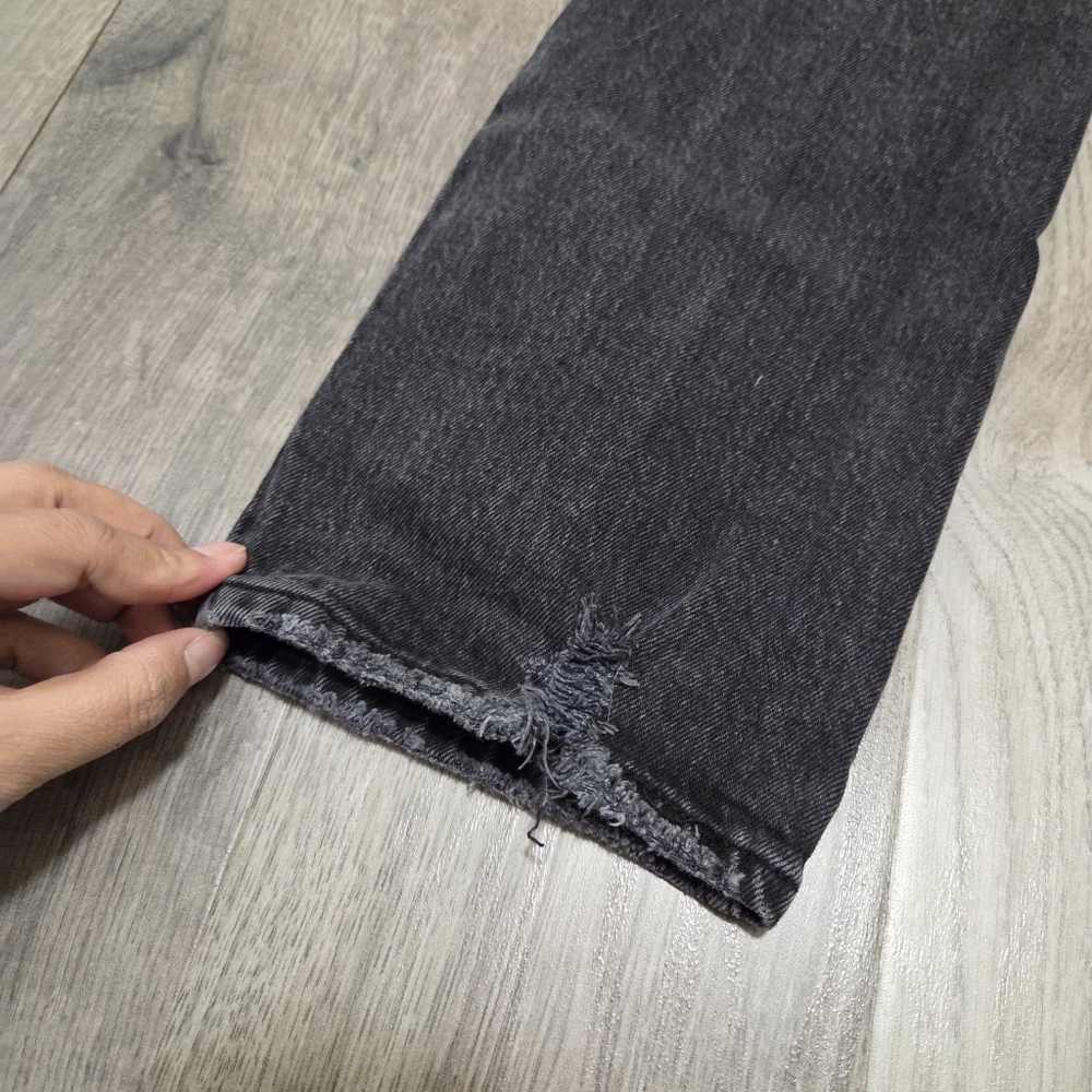 Abercrombie & Fitch Curve Love 90s Straight Ultra High Rise Distressed Jeans - Picture 7 of 12